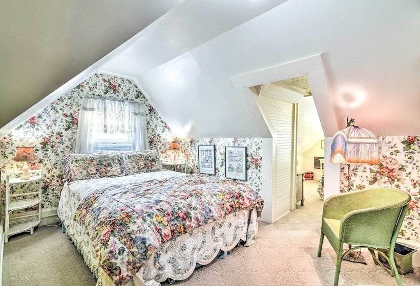 Historical Portland Home < 2 Mi To Downtown!