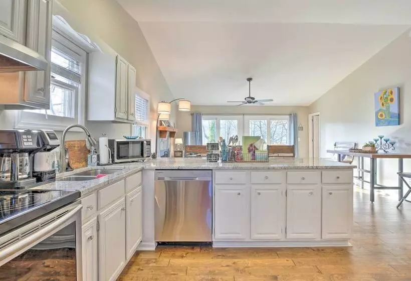 Indigo Cottage W/ Deck On Lake Arrowhead!