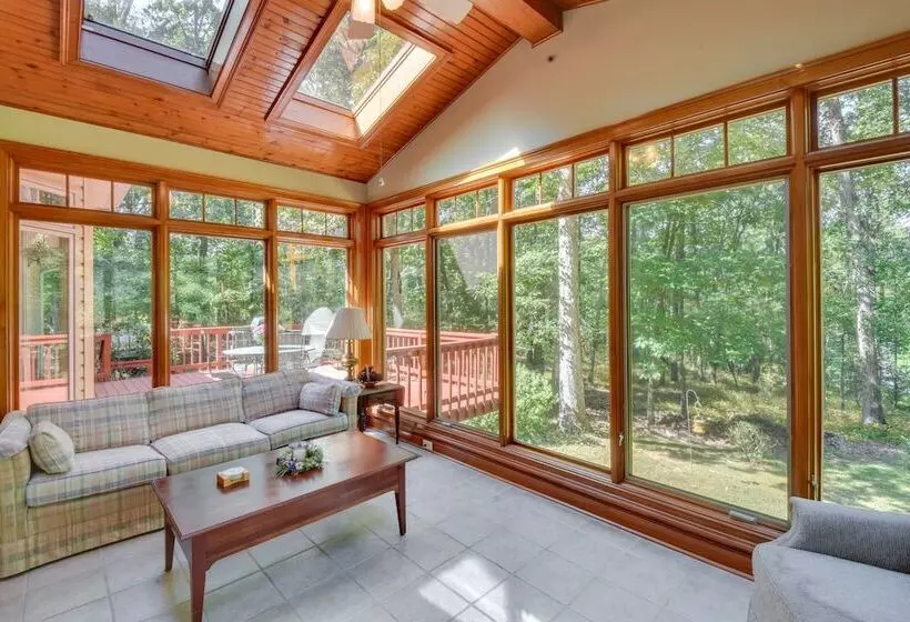 Lakefront Hartwell Retreat W/ Gas Grill & Deck!