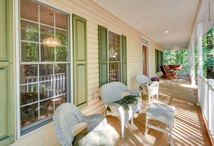 Lakefront Hartwell Retreat W/ Gas Grill & Deck!