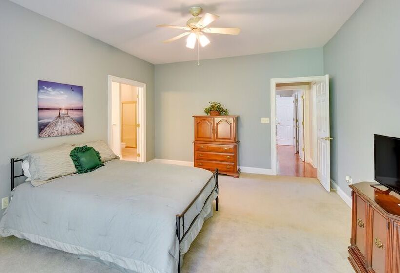 Lakefront Hartwell Retreat W/ Gas Grill & Deck!