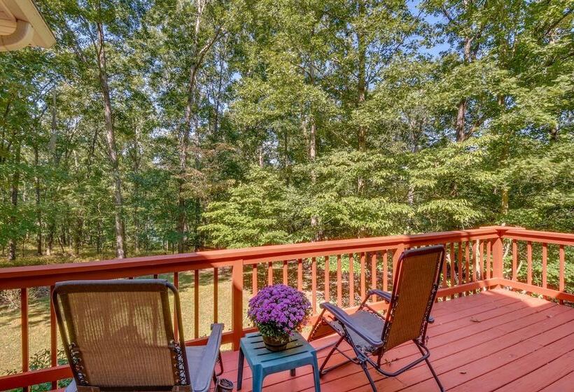 Lakefront Hartwell Retreat W/ Gas Grill & Deck!