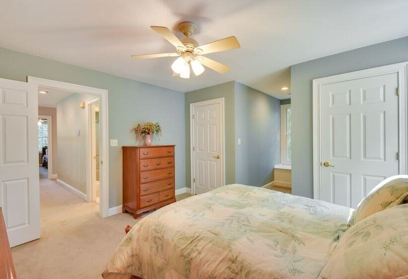 Lakefront Hartwell Retreat W/ Gas Grill & Deck!