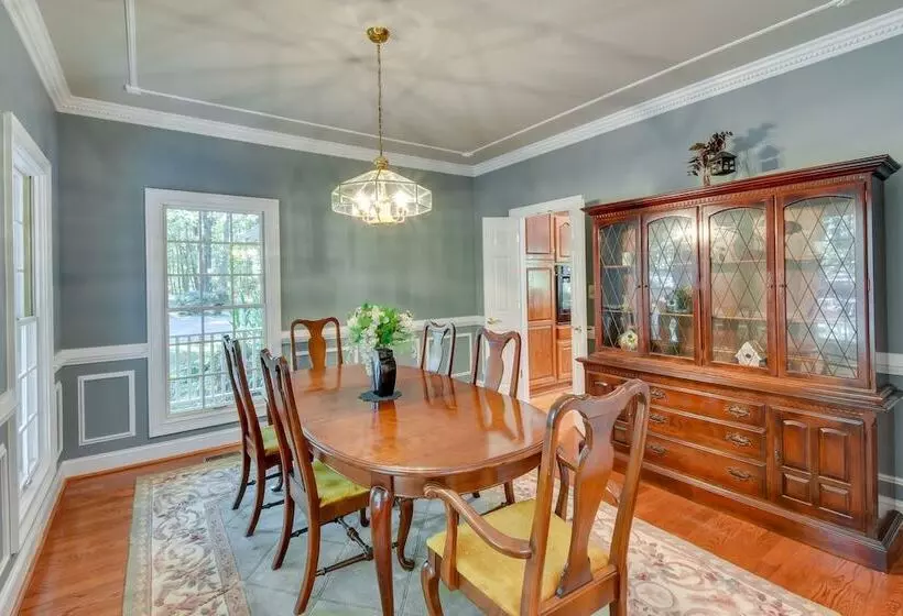 Lakefront Hartwell Retreat W/ Gas Grill & Deck!