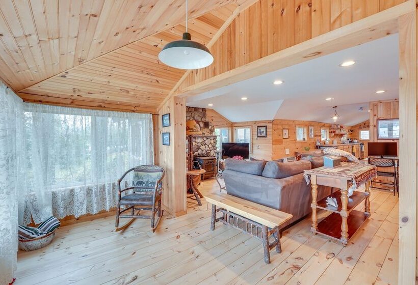 Lakefront Property In The Heart Of The Catskills!