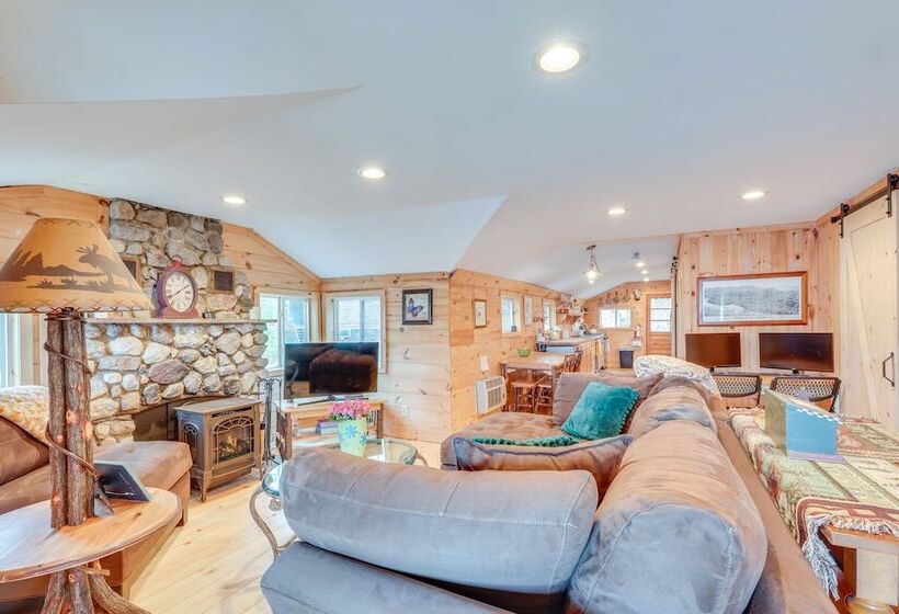 Lakefront Property In The Heart Of The Catskills!