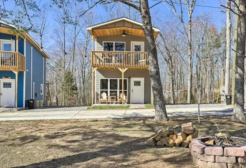 10 Mi To Drive In: Lakefront Trenton Cabin!