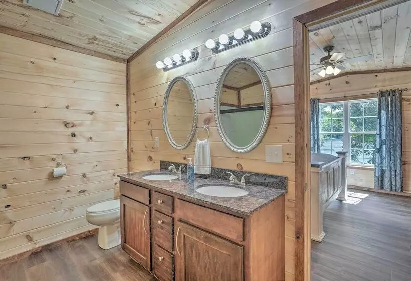 Lakeside Cabin W/ Kayaks: Near Cloudland Canyon!