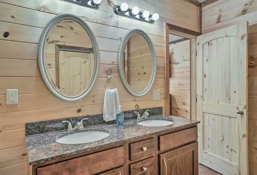 Lakeside Cabin W/ Kayaks: Near Cloudland Canyon!