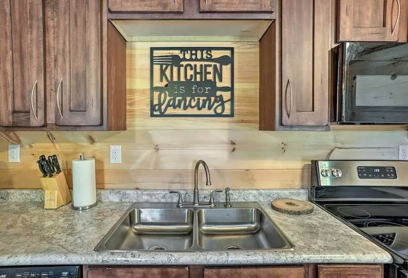 Lakeside Cabin W/ Kayaks: Near Cloudland Canyon!