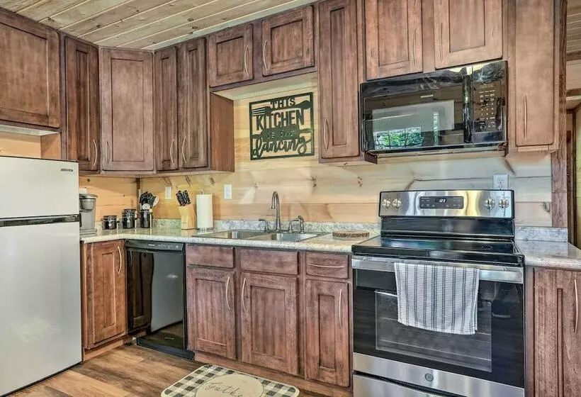 Lakeside Cabin W/ Kayaks: Near Cloudland Canyon!