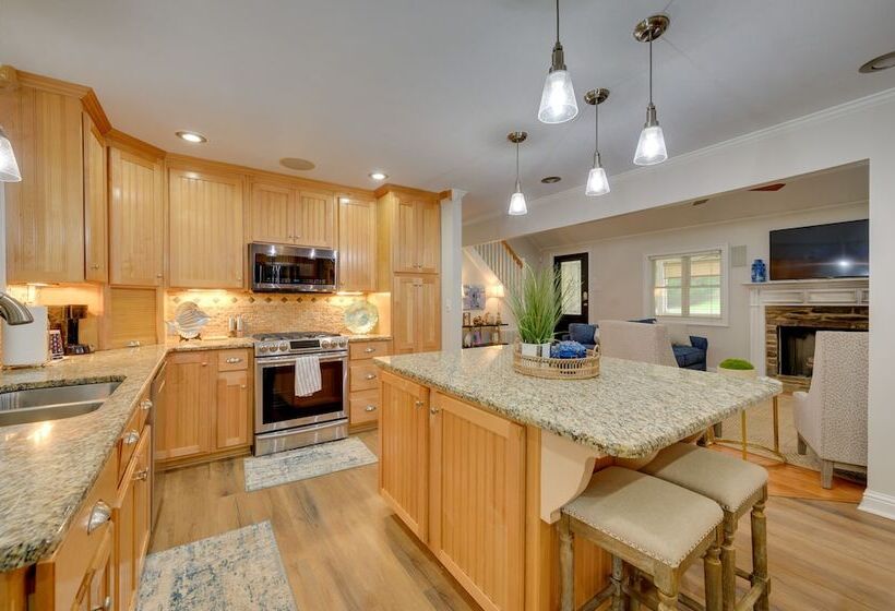 Milledgeville Home W/ Private Dock & Dock House!