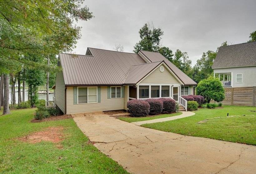 Milledgeville Home W/ Private Dock & Dock House!