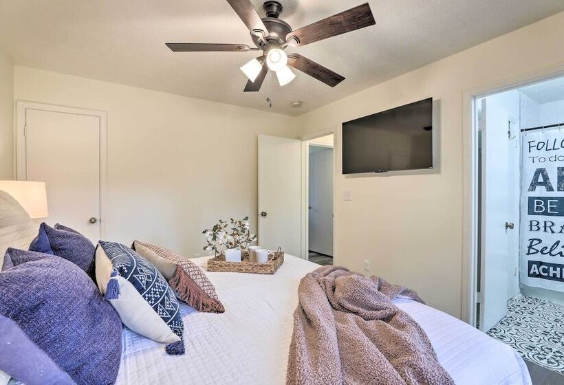 Modern Alpharetta Home: Yard, Walk Downtown!