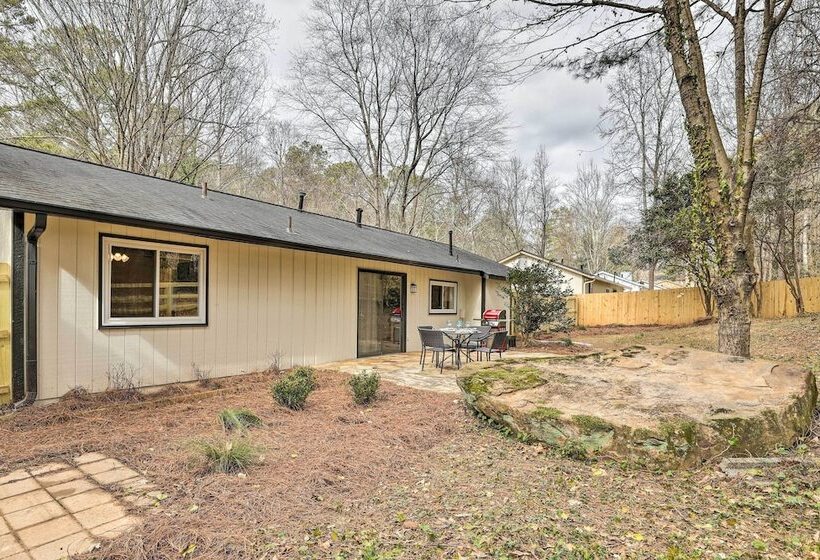 Modern Alpharetta Home: Yard, Walk Downtown!
