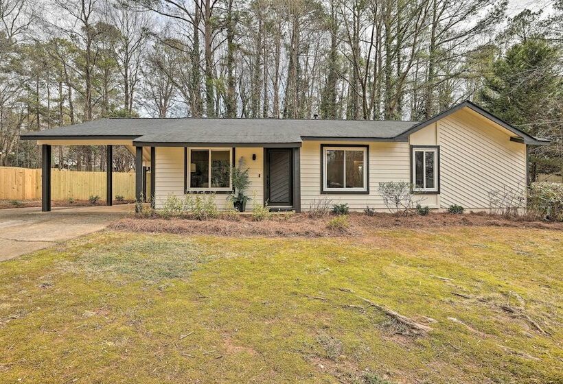 Modern Alpharetta Home: Yard, Walk Downtown!