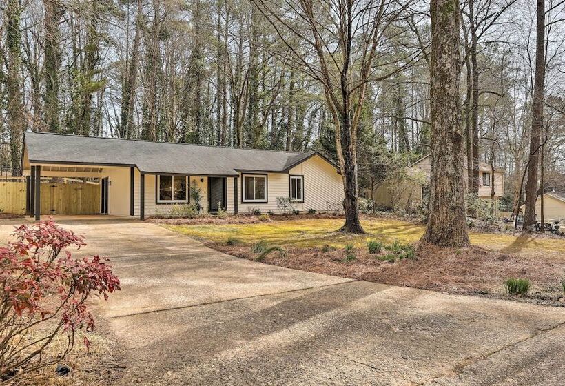 Modern Alpharetta Home: Yard, Walk Downtown!