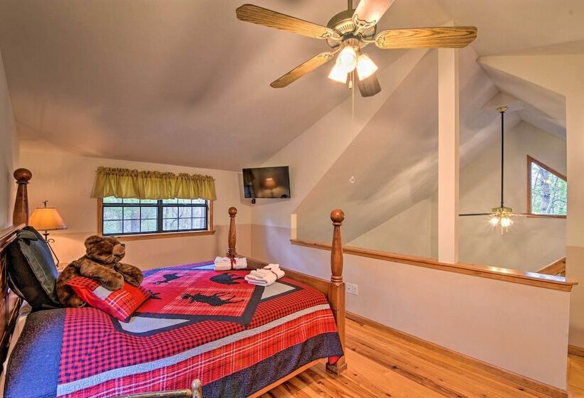 Modern Cabin W/ Deck In The Blue Ridge Mountains!