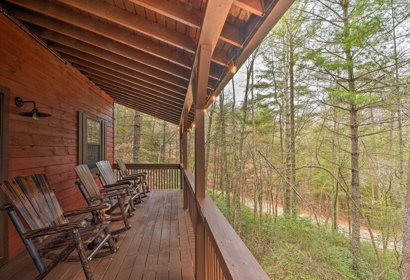 Modern Cabin W/ Deck In The Blue Ridge Mountains!