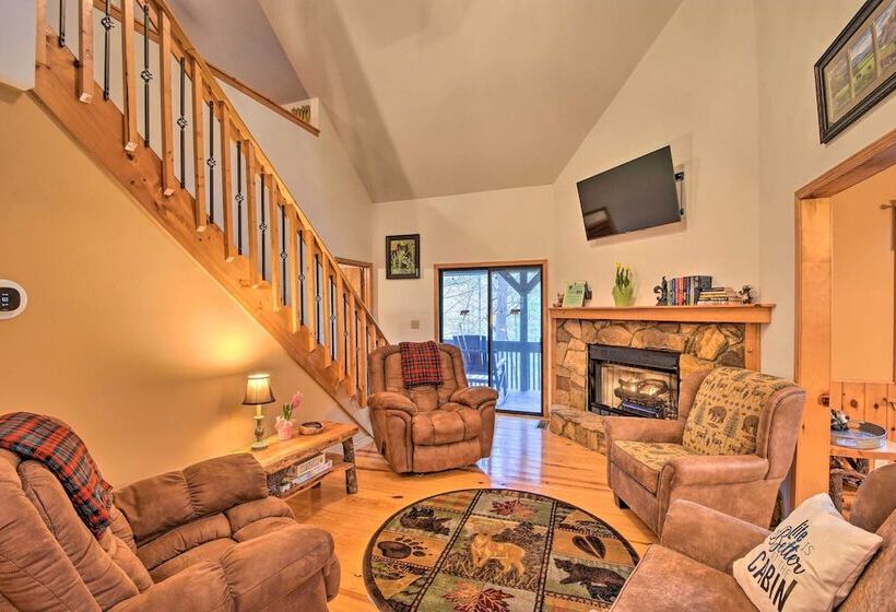 Modern Cabin W/ Deck In The Blue Ridge Mountains!