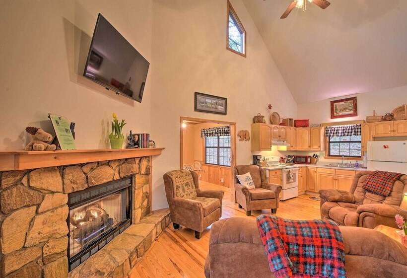 Modern Cabin W/ Deck In The Blue Ridge Mountains!