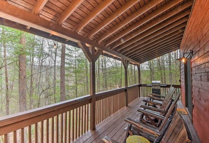 Modern Cabin W/ Deck In The Blue Ridge Mountains!