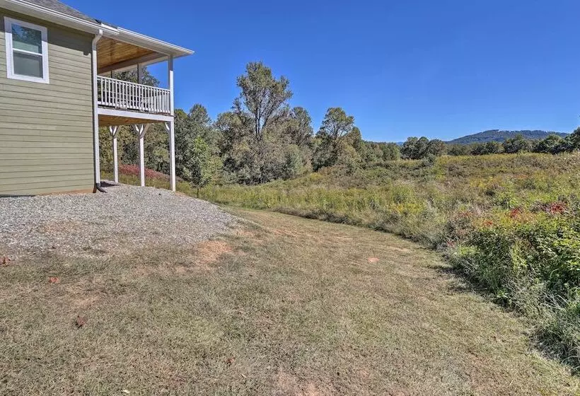 Modern Farmhouse W/ Exercise Room, Mtn Views
