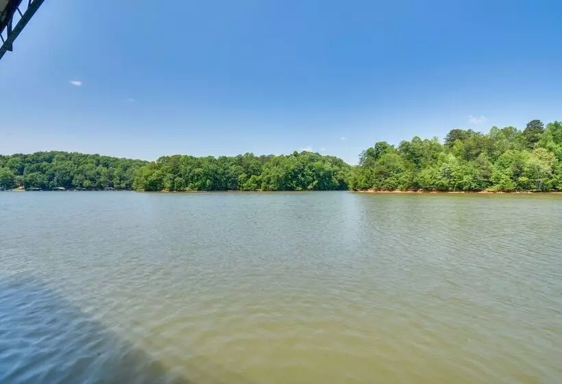 Murrayville Lakefront Cabin W/ Boat Slip & Grill!