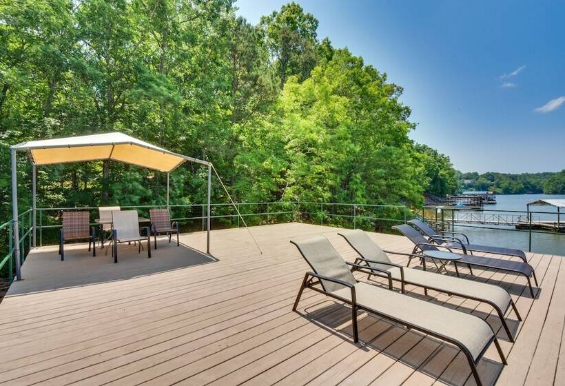 Murrayville Lakefront Cabin W/ Boat Slip & Grill!