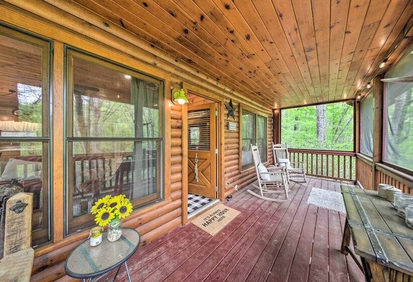 Peaceful Blue Ridge Cabin W/ Decks & Fire Pit