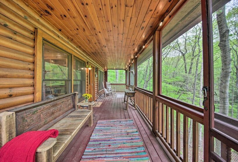Peaceful Blue Ridge Cabin W/ Decks & Fire Pit