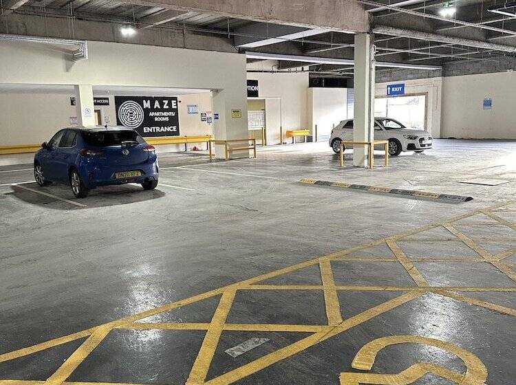 ペンション Maze Apartments And Rooms