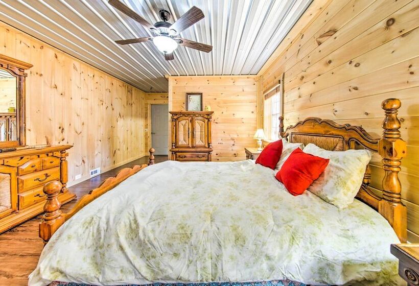 Pet Friendly Ellijay Escape W/ Yard & Grill!