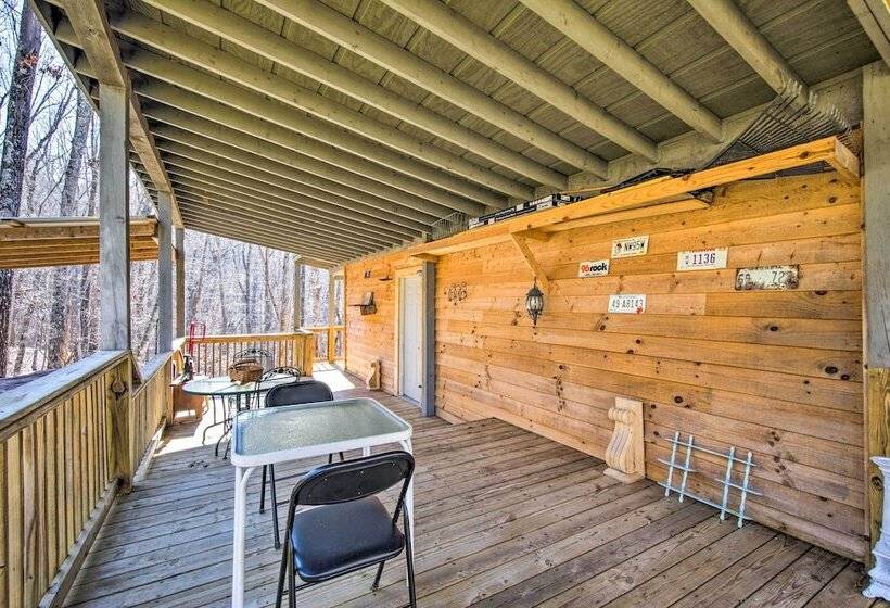 Pet Friendly Ellijay Escape W/ Yard & Grill!