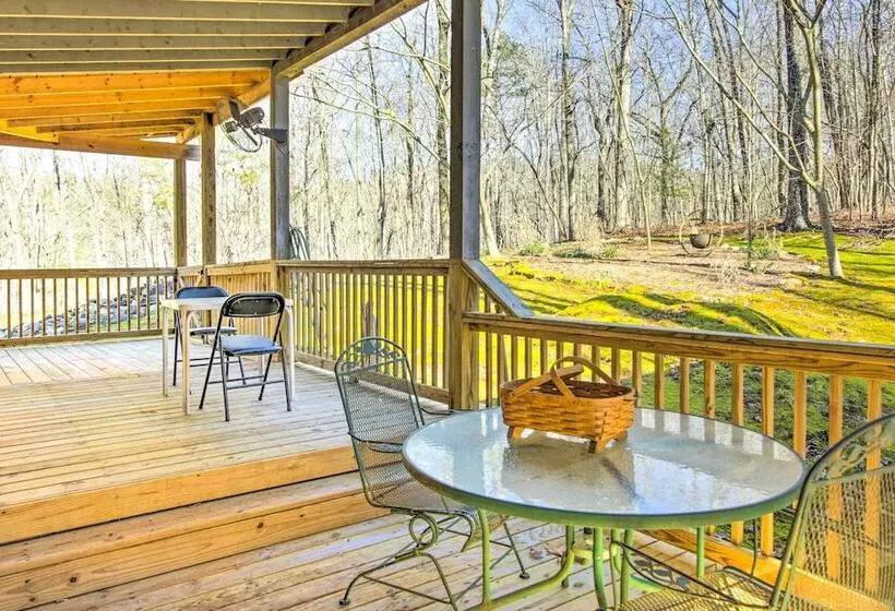 Pet Friendly Ellijay Escape W/ Yard & Grill!