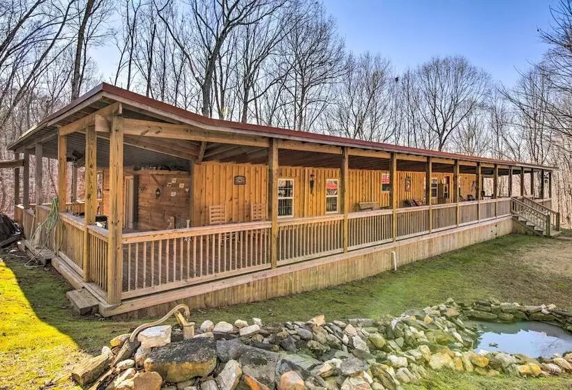 Pet Friendly Ellijay Escape W/ Yard & Grill!