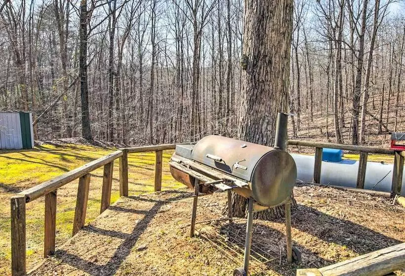 Pet Friendly Ellijay Escape W/ Yard & Grill!
