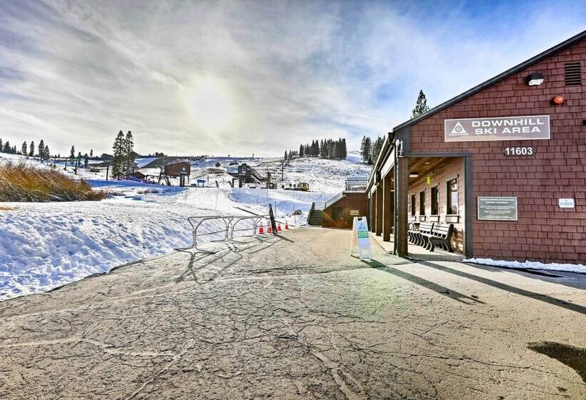 Pet Friendly Home In Truckee W/ Balconies + Grill!