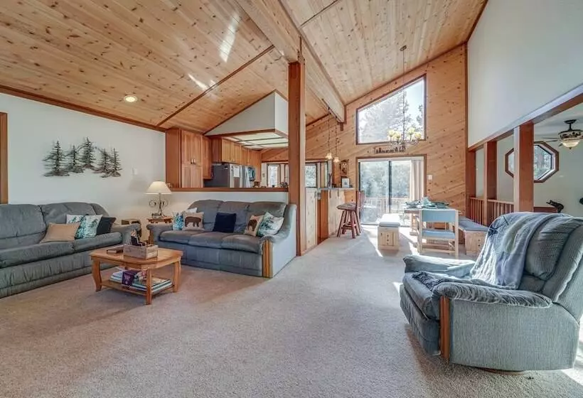 Pet Friendly Home In Truckee W/ Balconies + Grill!