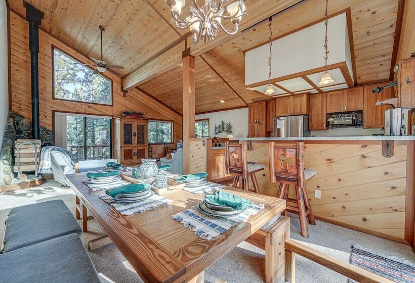 Pet Friendly Home In Truckee W/ Balconies + Grill!