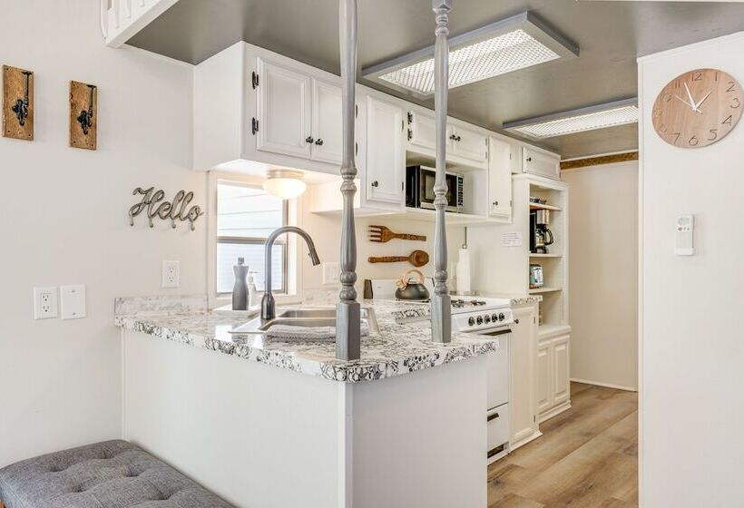 Pet Friendly Utah Cottage Near Zion National Park!