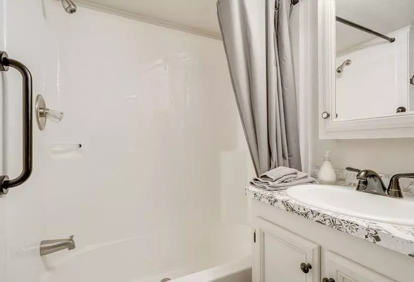 Pet Friendly Utah Cottage Near Zion National Park!