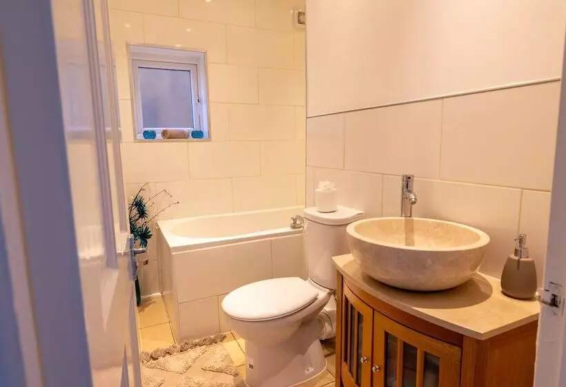 レジデンス Captivating 4 Bed House In Dartford