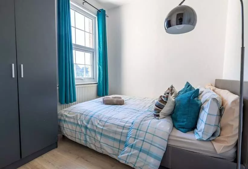 レジデンス Captivating 4 Bed House In Dartford
