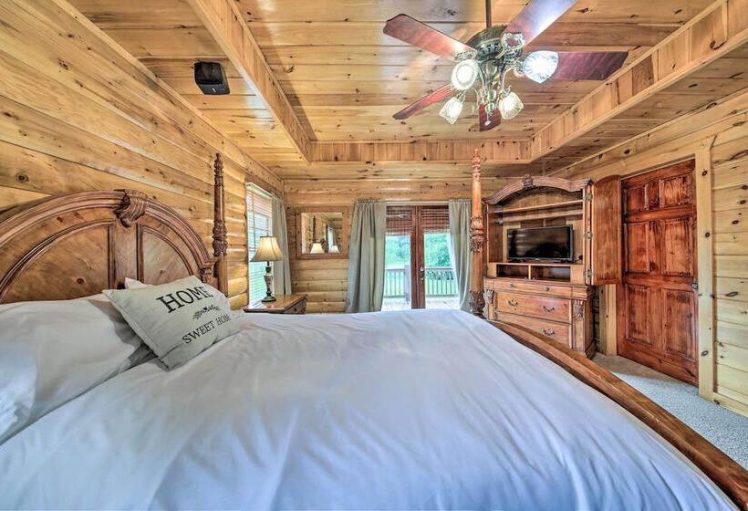 Riffle Run Cabin: River Access, Hot Tub, Game Room