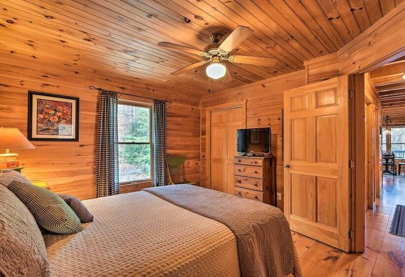 Riverbend Reserve Cabin W/ Yard + Fire Pit!