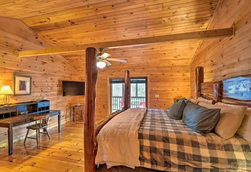 Riverbend Reserve Cabin W/ Yard + Fire Pit!