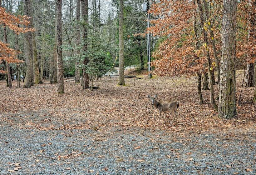 Riverbend Reserve Cabin W/ Yard + Fire Pit!