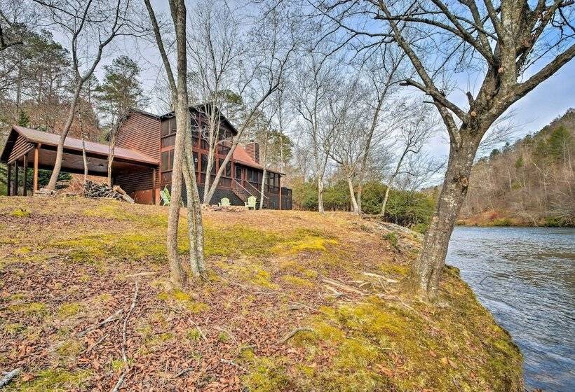 Riverbend Reserve Cabin W/ Yard + Fire Pit!