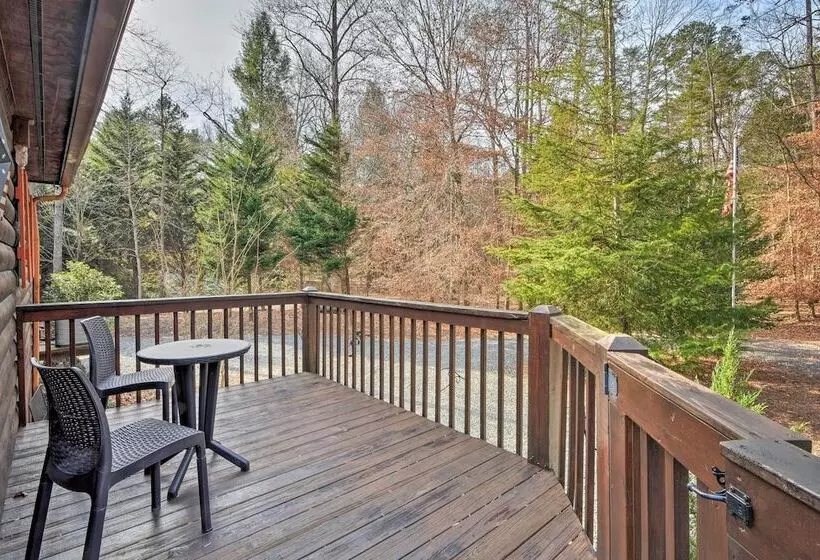 Riverbend Reserve Cabin W/ Yard + Fire Pit!